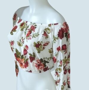 Size Size S  Boho Floral Crop Blouse